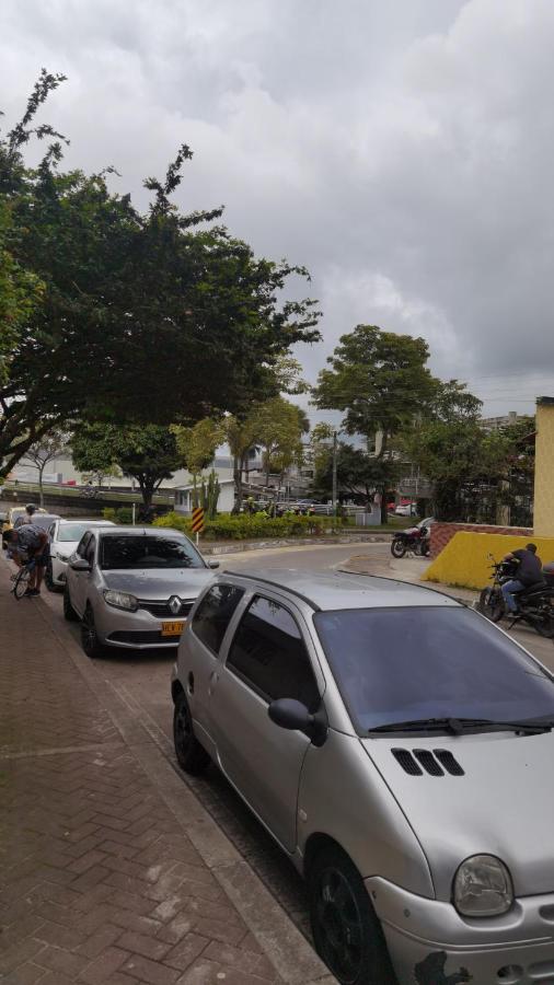 Hotel Edificio Niza80 Ibague, Acceso Digital Cerca Parque Deportivo Esterno foto